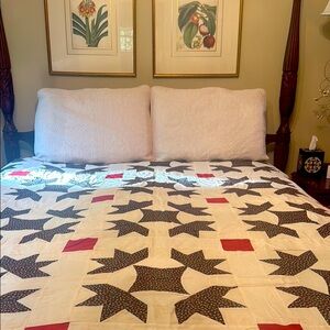 Star Pattern Quilt Top
Hand & machine stitched
100% cotton
Needs backing
